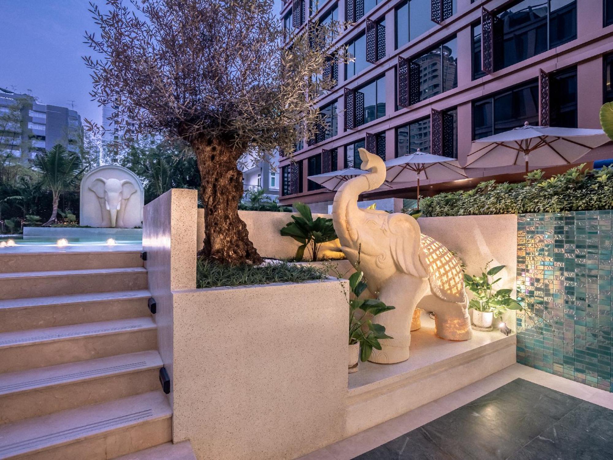 Nysa Hotel Bangkok Sukhumvit 11 Εξωτερικό φωτογραφία The hotel's pool