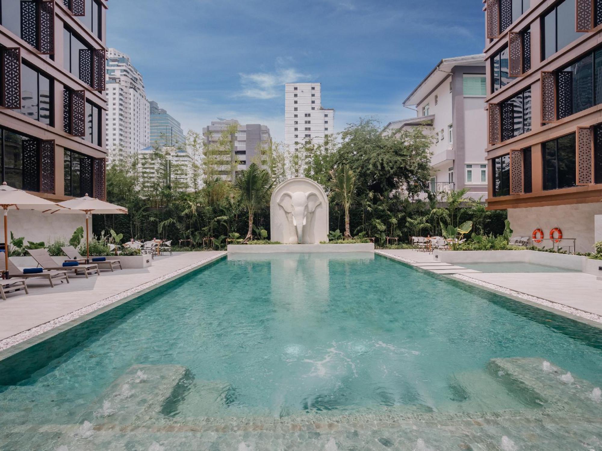 Nysa Hotel Bangkok Sukhumvit 11 Εξωτερικό φωτογραφία The swimming pool at the hotel